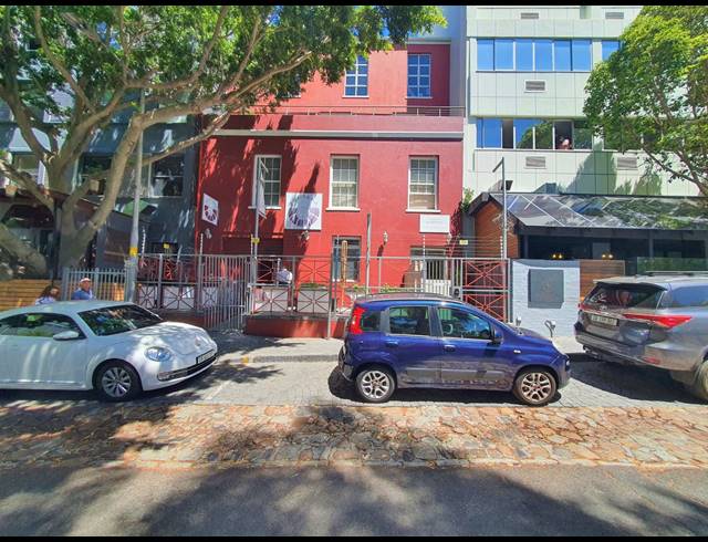 1 BEDROOM ROOM RENTED IN CAPE TOWN CITY CENTRE